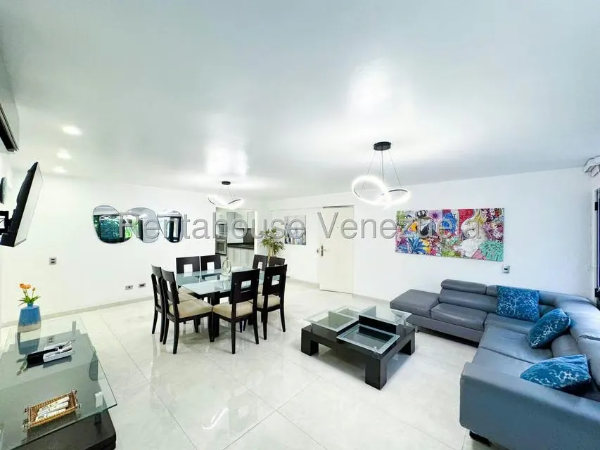 Apartamento (1 Nivel) en Venta en El Rosal, Distrito Metropolitano - 9