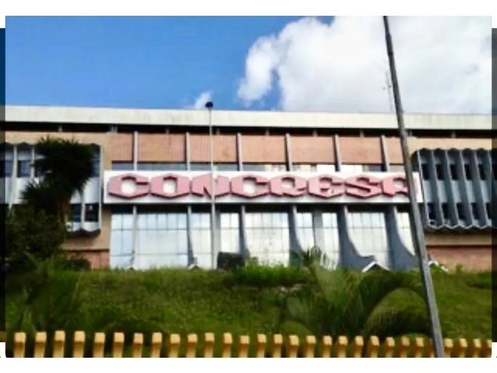 Alquiler con opción a compra local comercial 241m2 CC Concresa 2662