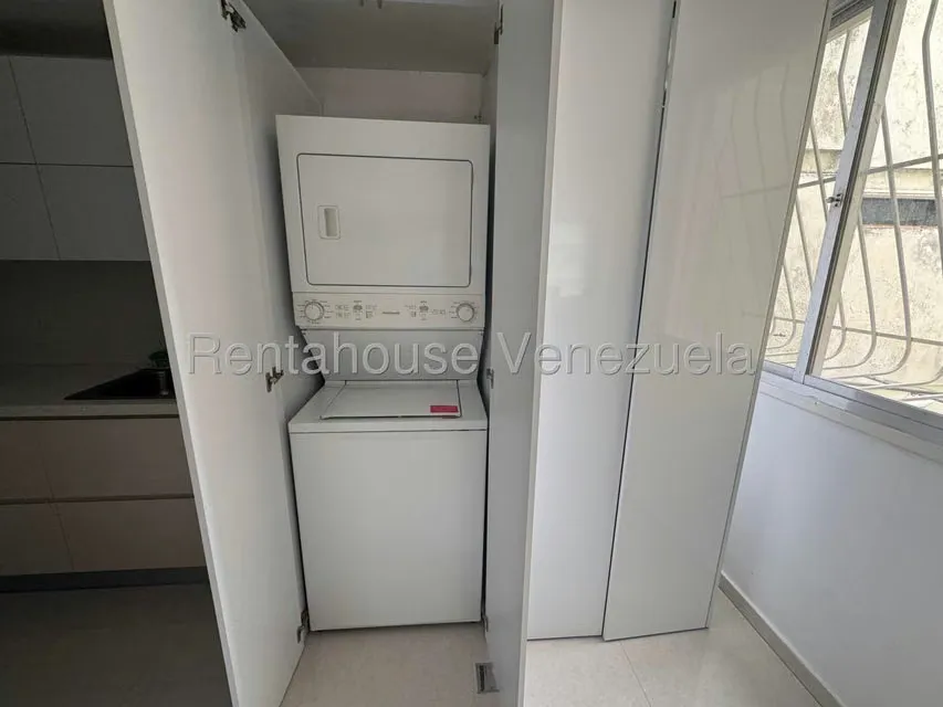 Apartamento (1 Nivel) en Alquiler en Cumbres de Curumo, Distrito Metropolitano - 21