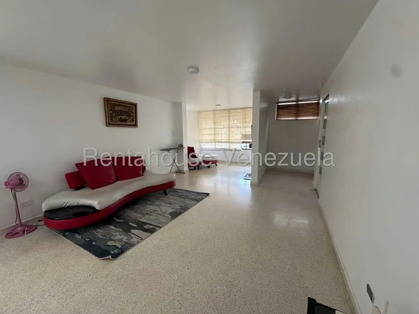 Apartamento (1 Nivel) en Alquiler en Cumbres de Curumo, Distrito Metropolitano - 7