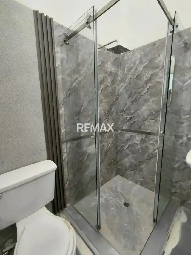 Casa en Venta Urbanización Demócrata Suites Av Democrata sector la Guayana. - 11