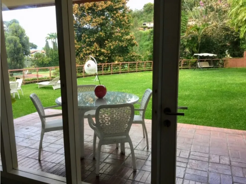 Se vende casa en Alto Hatillo 6H+2S/6+2S/5P - 5
