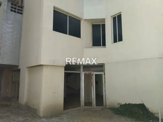 Se vende Apartamento tipo dúplex Resd. La Esmeralda - 12