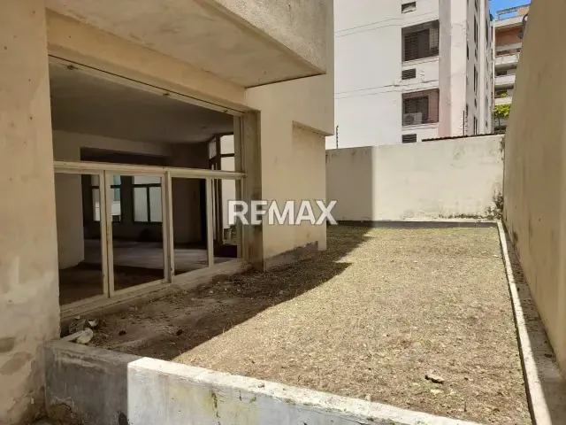 Se vende Apartamento tipo dúplex Resd. La Esmeralda - 4