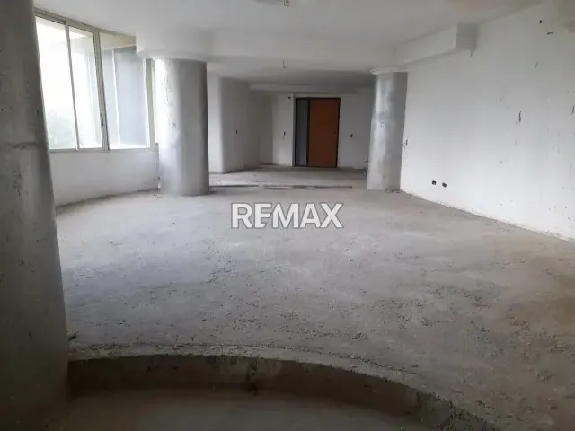 Se vende Apartamento tipo dúplex Resd. La Esmeralda - 5