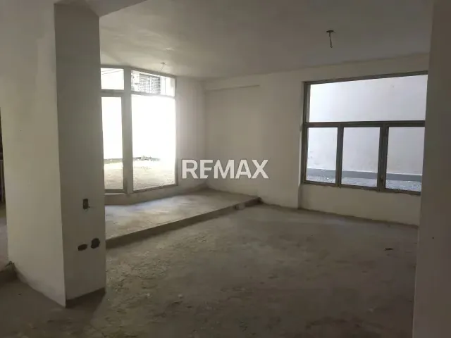 Se vende Apartamento tipo dúplex Resd. La Esmeralda - 8