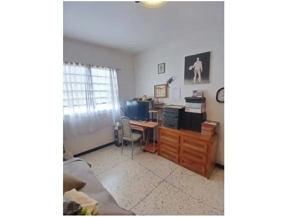 Se vende Casa 380m² 3h/2b Catia - 2