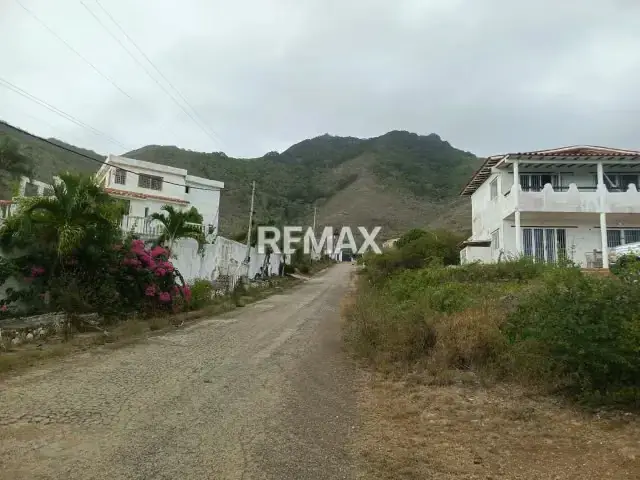 TERRENO EN MANANTIAL DEL CARDON UNA INVERSION DE OPORTUNIDAD EN LA ISLA DE MARGARITA CON VISTA AL MAR CON UNA VISTA PANORAMICA INCREIBLE