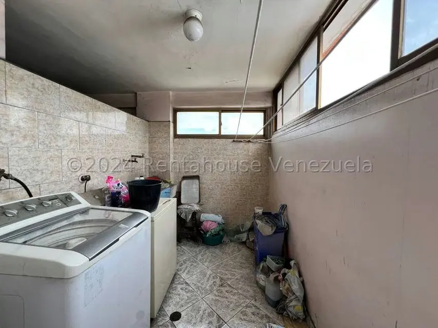 Comercial (Edificio) en Venta en Avenida Páez, Aragua - 60