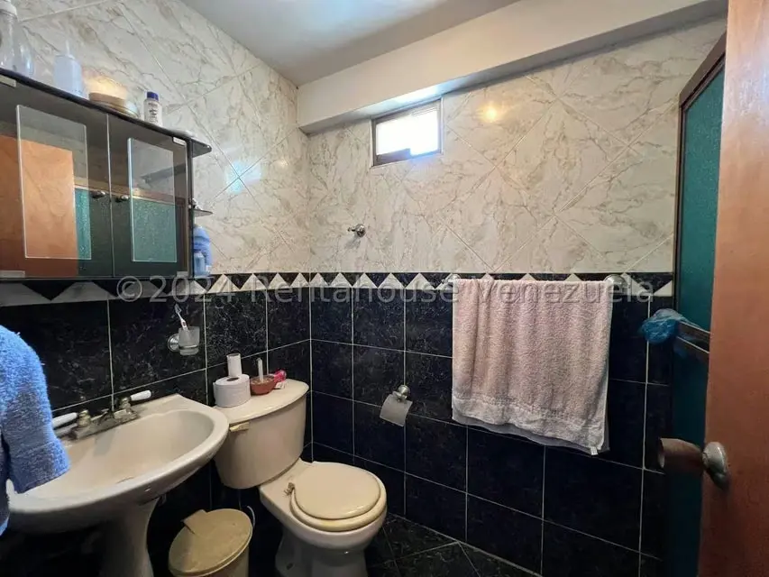Comercial (Edificio) en Venta en Avenida Páez, Aragua - 69