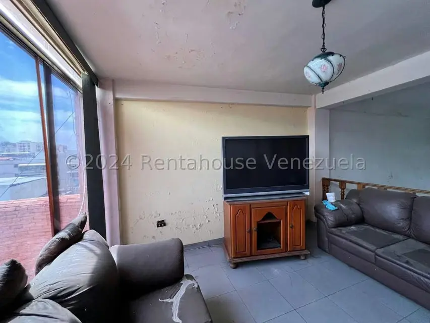 Comercial (Edificio) en Venta en Avenida Páez, Aragua - 84