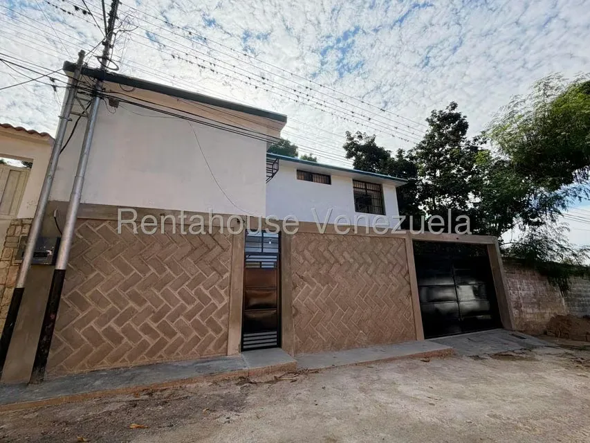 Casa (Duplex) en Venta en El Limon, Aragua - 2