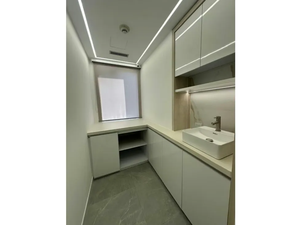Oficina en alquiler 140m², Calle Madrid - 11