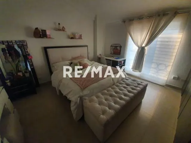 Hermoso Town House en venta en Guataparo, res Los Aleros - 2