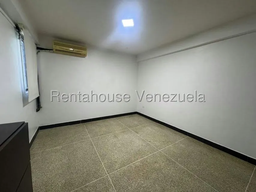 Apartamento (1 Nivel) en Alquiler en El Cafetal, Distrito Metropolitano - 13