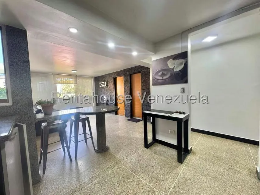 Apartamento (1 Nivel) en Alquiler en El Cafetal, Distrito Metropolitano - 10