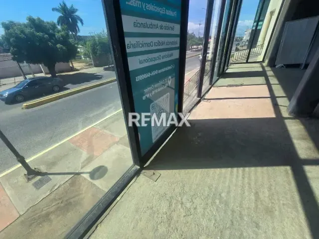 LOCAL COMERCIAL EN ALQUILER EN CABIMAS CENTER (OBRA GRIS) - 7