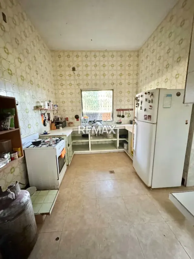 Venta de Casa y Terreno en una de las mejores zonas de San Cristóbal Ubicada en la Avenida La Guayana, sector Los Kioscos - 12