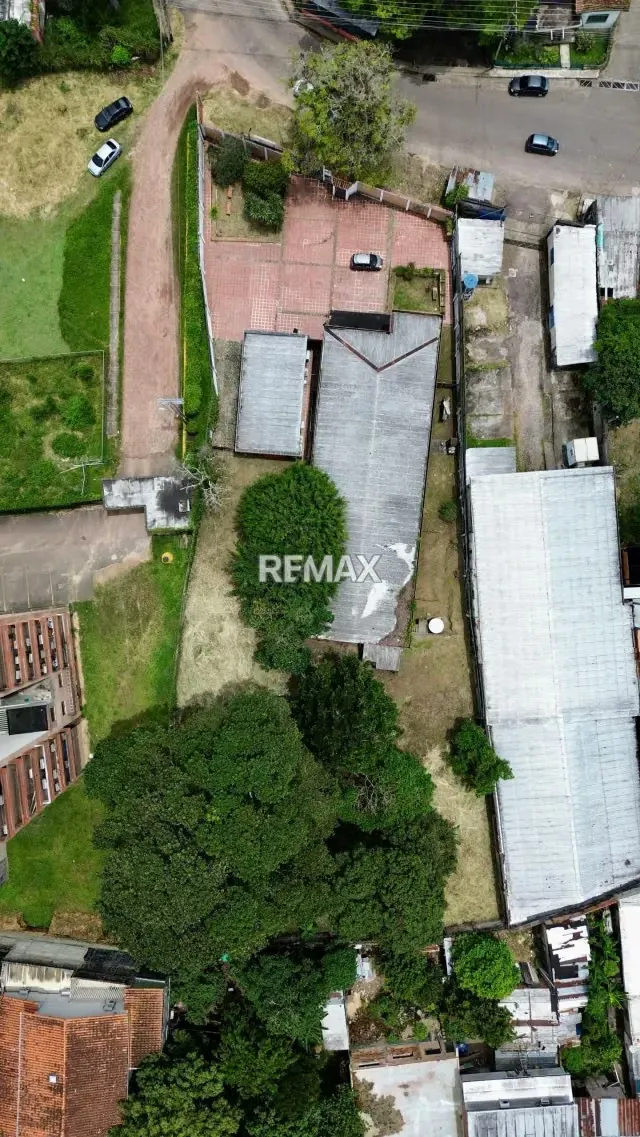 Venta de Casa y Terreno en una de las mejores zonas de San Cristóbal Ubicada en la Avenida La Guayana, sector Los Kioscos - 5