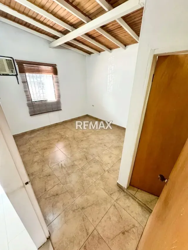 En Venta Zona Premium Inmueble Comercial y Residencial en Esquina Barrio Obrero, Carrera 19 con Pasaje Acueducto. - 13