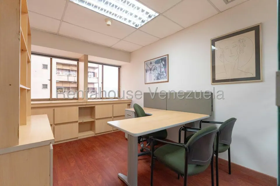 Oficina en Alquiler en Los Palos Grandes, Distrito Metropolitano - 15