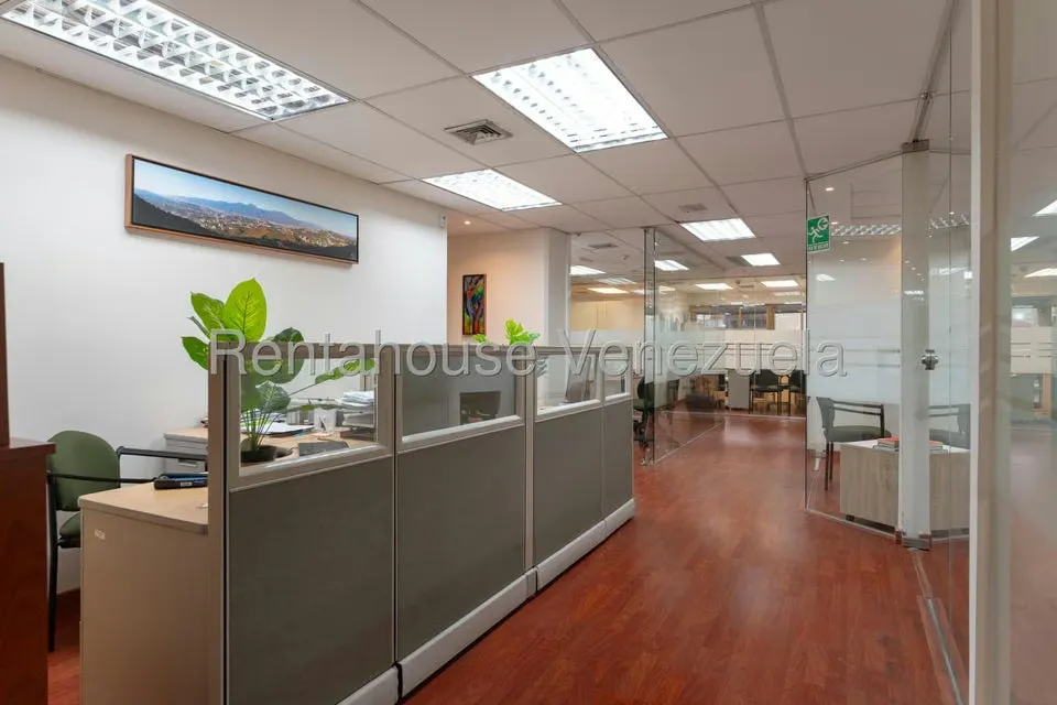 Oficina en Alquiler en Los Palos Grandes, Distrito Metropolitano - 22
