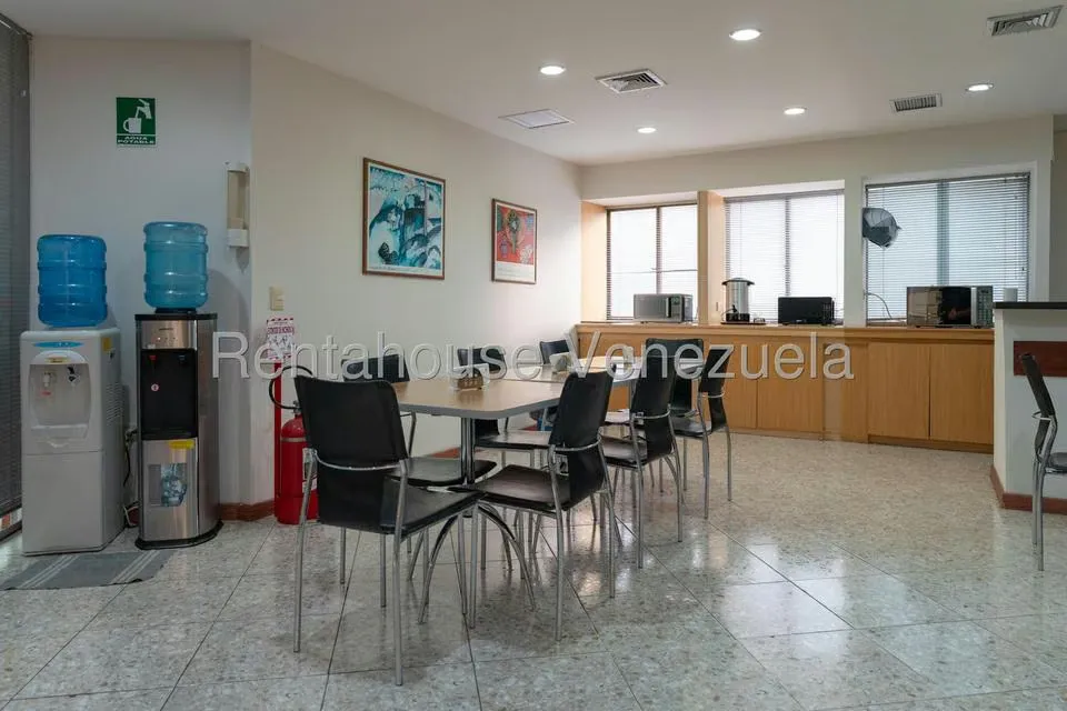 Oficina en Alquiler en Los Palos Grandes, Distrito Metropolitano - 27