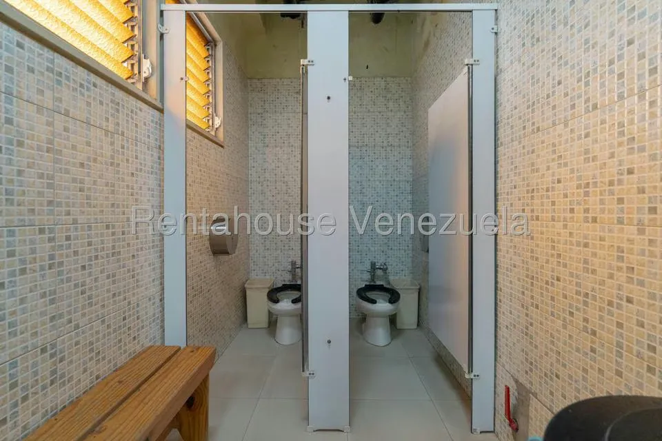 Oficina en Alquiler en Los Palos Grandes, Distrito Metropolitano - 34