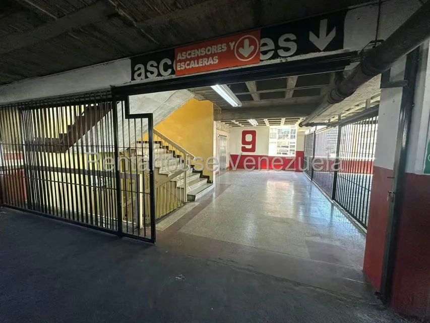 Oficina en Alquiler en Los Palos Grandes, Distrito Metropolitano - 38