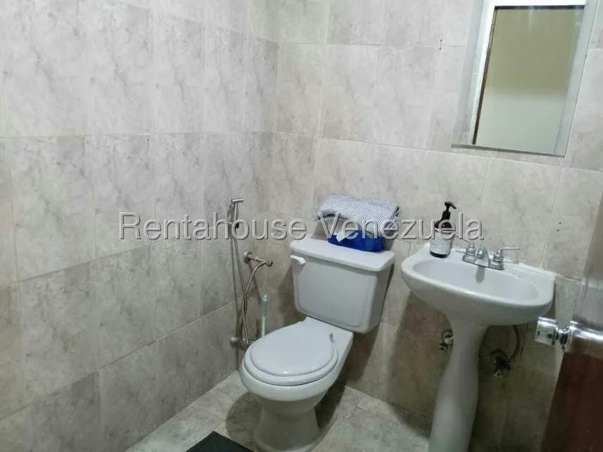 Apartamento (Planta Baja) en Venta en Parroquia La Candelaria, Distrito Metropolitano - 12