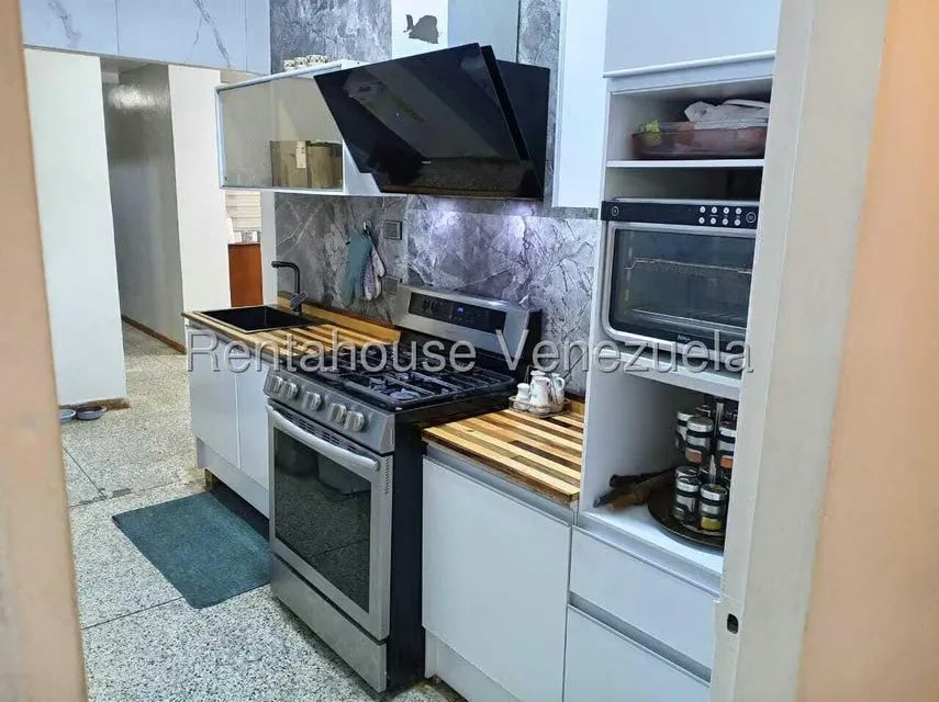 Apartamento (Planta Baja) en Venta en Parroquia La Candelaria, Distrito Metropolitano - 8