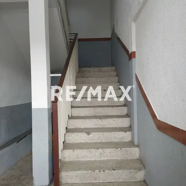 Edificio en Venta Oportunidad Por Inversión Av.Romulo Gallegos. - 3