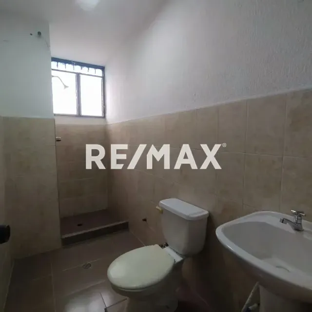 Edificio en Venta Oportunidad Por Inversión Av.Romulo Gallegos. - 5