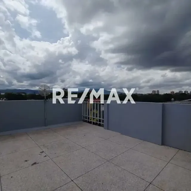 Edificio en Venta Oportunidad Por Inversión Av.Romulo Gallegos. - 8