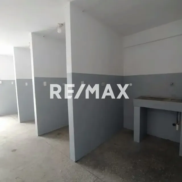 Edificio en Venta Oportunidad Por Inversión Av.Romulo Gallegos. - 10
