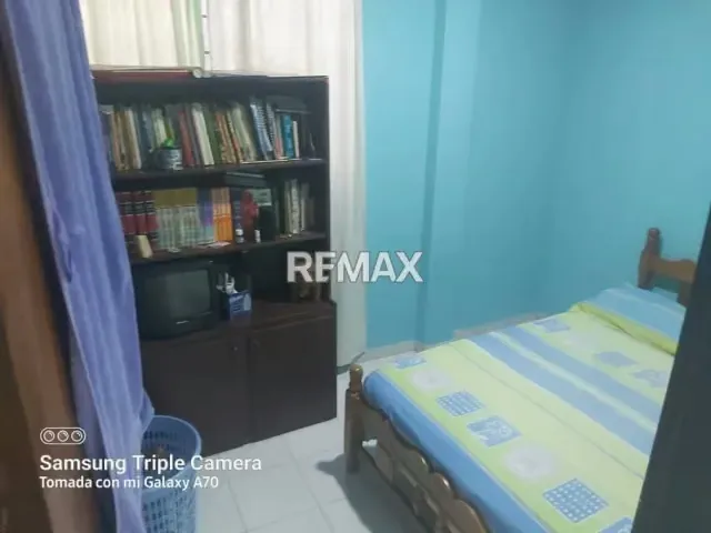 Se vende hermosa casa unifamiliar, ubicada en la Urbanización Campo alegre - 5