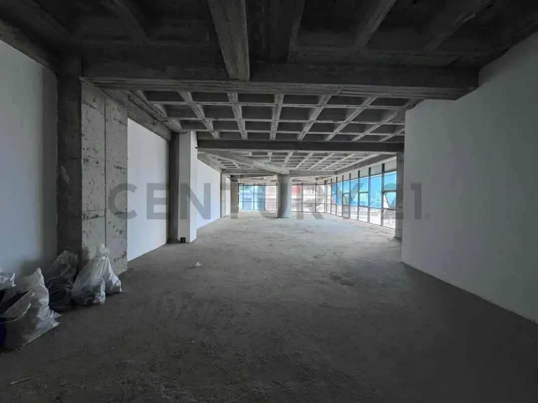 Oportunidad unica en las mercedes, oficina en venta - 3