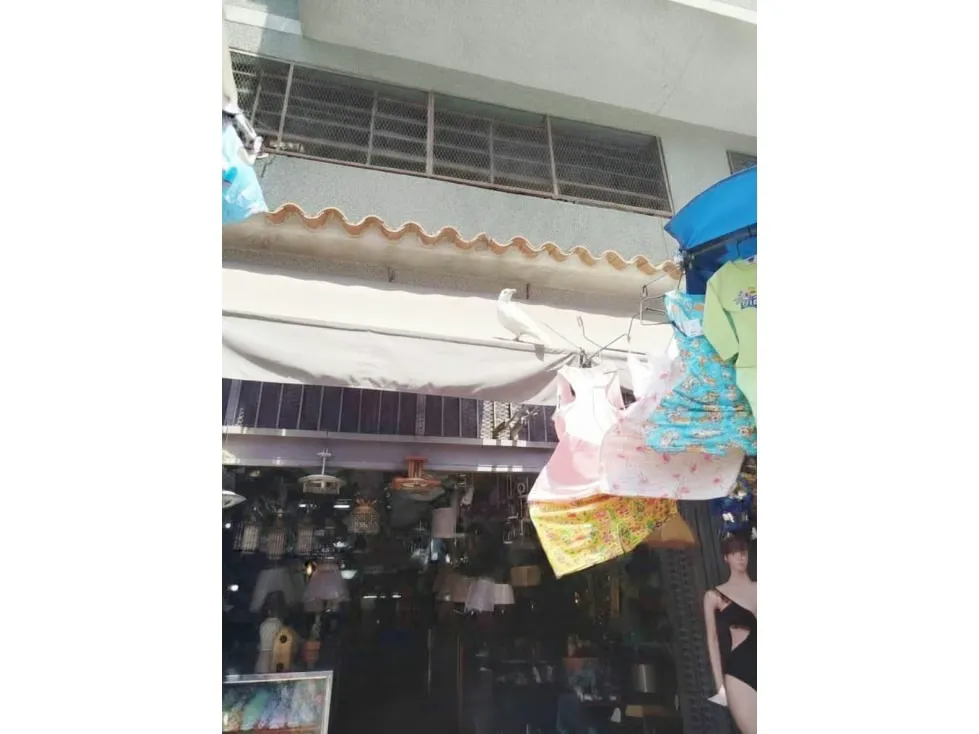 Vendo edificio comercial y residencial 360m2 Centro de Catia 9051 - 2