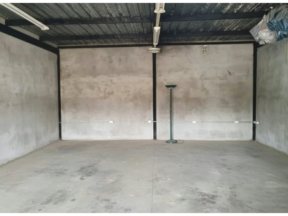 Vendo edificio comercial y residencial 360m2 Centro de Catia 9051 - 9