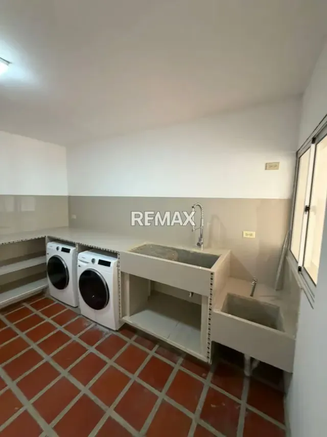 Casa en venta Urb. La Coromoto - 12