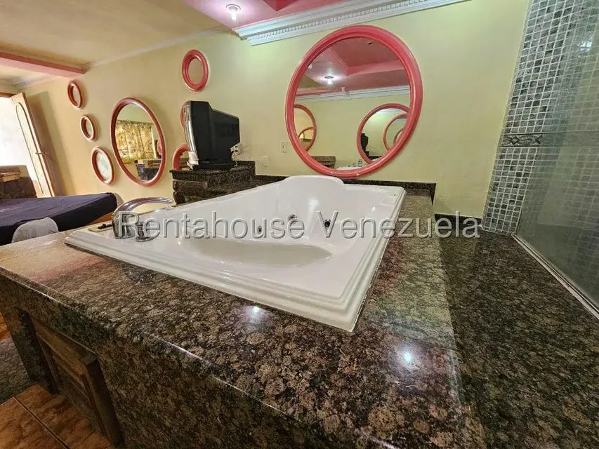 Comercial (Posada) en Venta en El Junquito, Distrito Metropolitano - 76