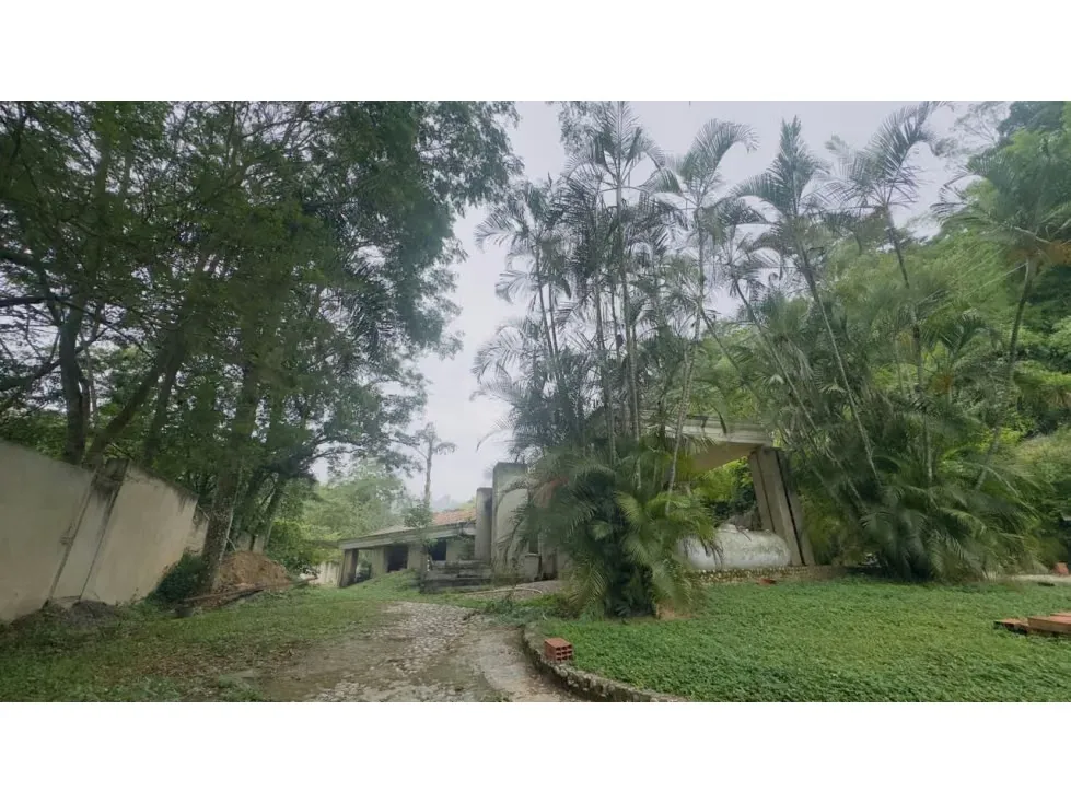Casa para terminar proyecto Cerro Verde NEGOCIABLE - 13