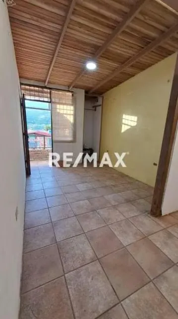 Casa. Venta. Llanitos via cordero - 3