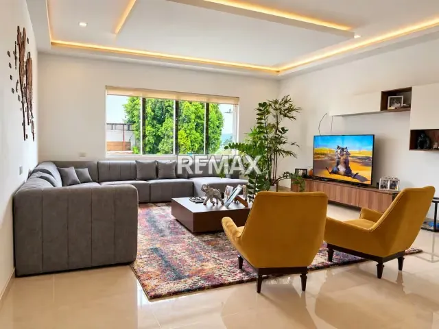 Quinta Premium en Alquiler en Las Palmas | 5 Habitaciones y 4 Estacionamientos - 12