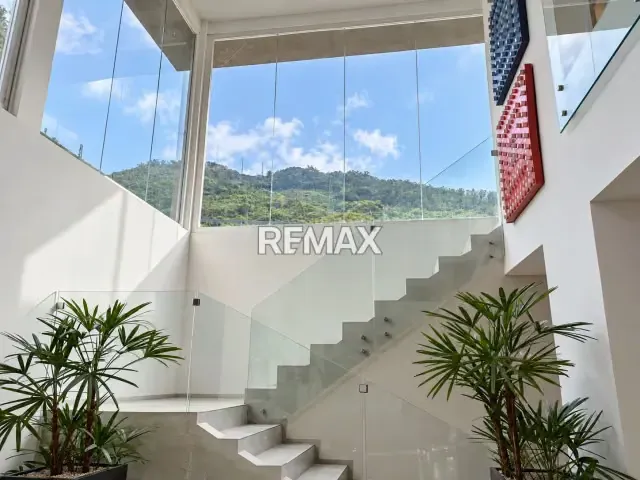 Quinta Premium en Alquiler en Las Palmas | 5 Habitaciones y 4 Estacionamientos - 10