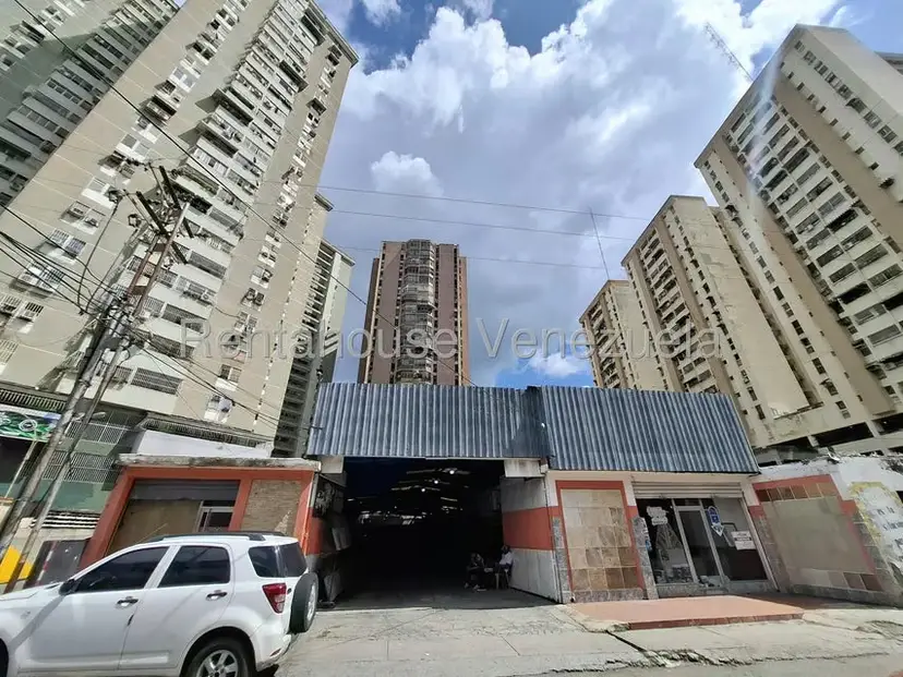 Comercial (Galpon - Deposito) en Alquiler en Zona Centro, Aragua