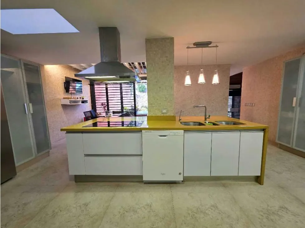 Vendo TH en calle cerrada 700m2 Colinas de Tamanaco - 8