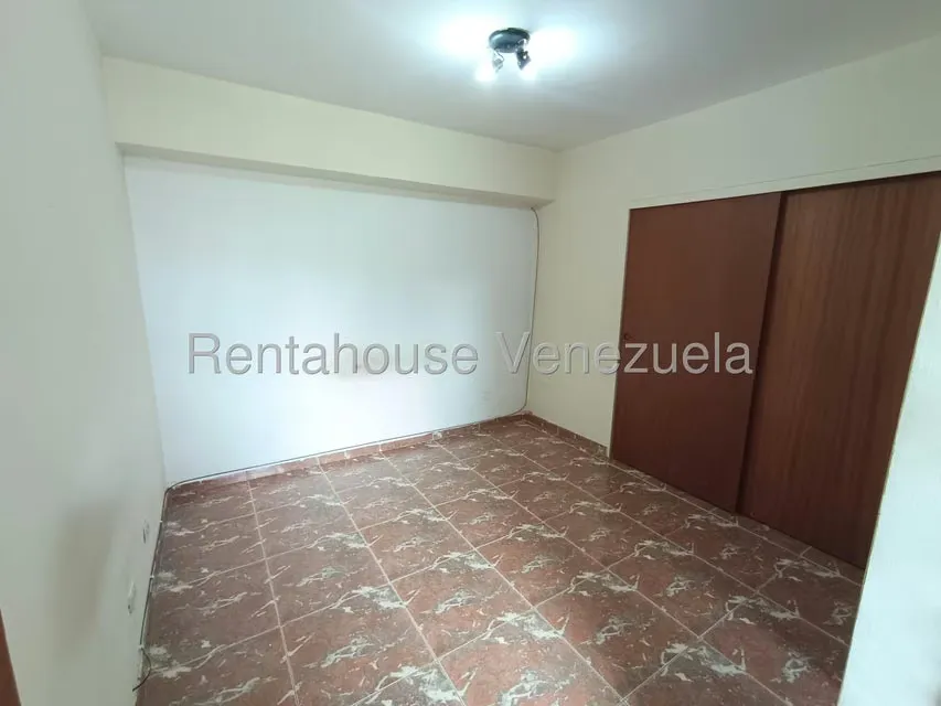 Apartamento (1 Nivel) en Alquiler en Don Blas, Miranda - 11