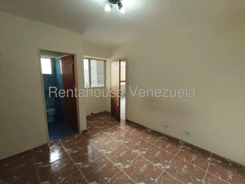 Apartamento (1 Nivel) en Alquiler en Don Blas, Miranda - 12
