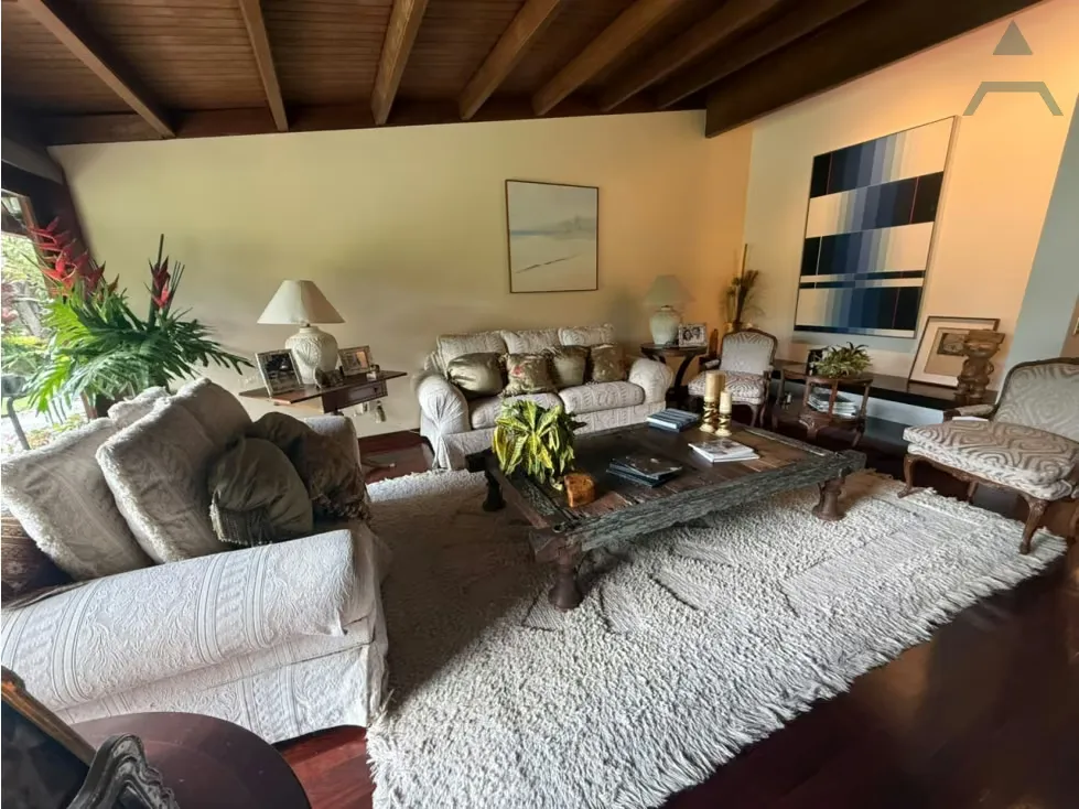 Se vende/alquila Casa 2.149m² 4h+2s/5b/30p La Lagunita - 4